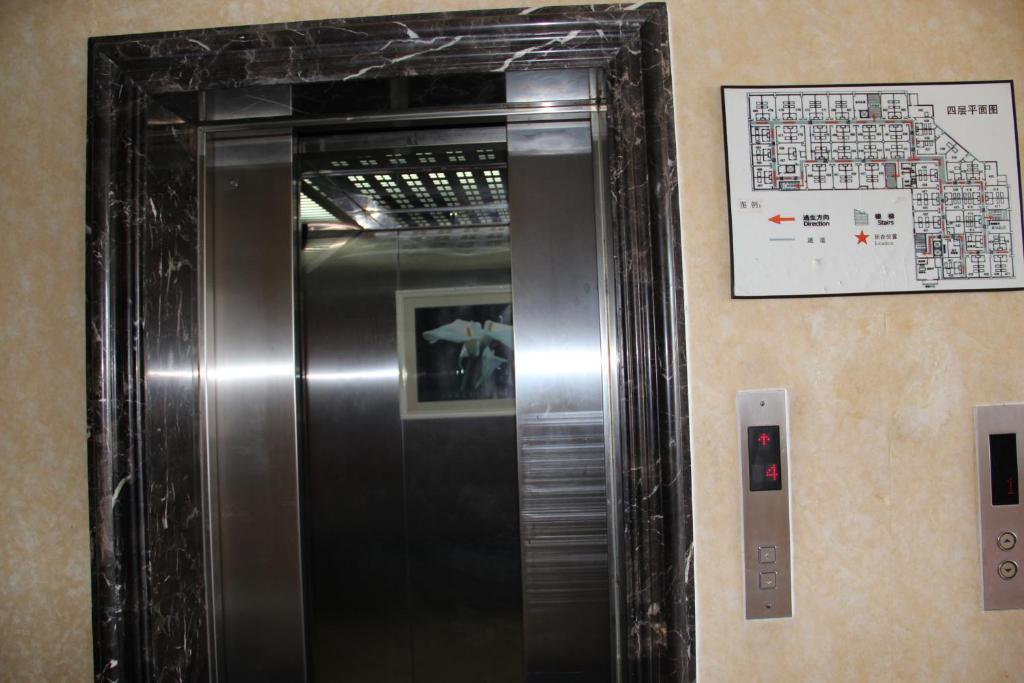Super 8 Beijing Yizhuang Tianbao Hotel Luaran gambar
